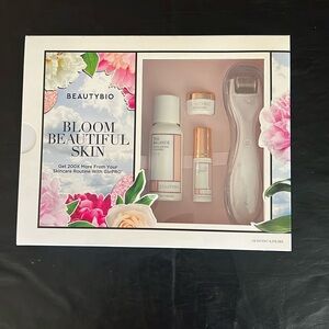 Beautybio GloPro microneedling regeneration tool